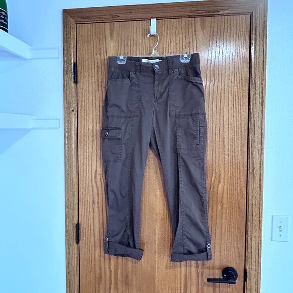 Sonoma Straight Mid rise Cargo Capris size 8 - Picture 1 of 2